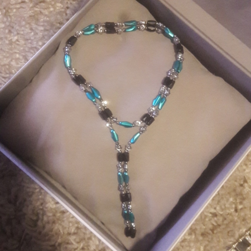 Magnetic chain transforming jewelry
